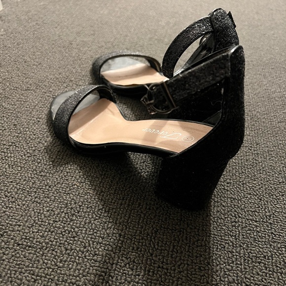 Glitter Heels - size 6 - Picture 2 of 3